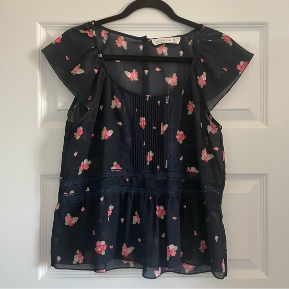 Abercrombie & Fitch Tops - Abercrombie and Fitch Blouse Floral Navy Size Medium